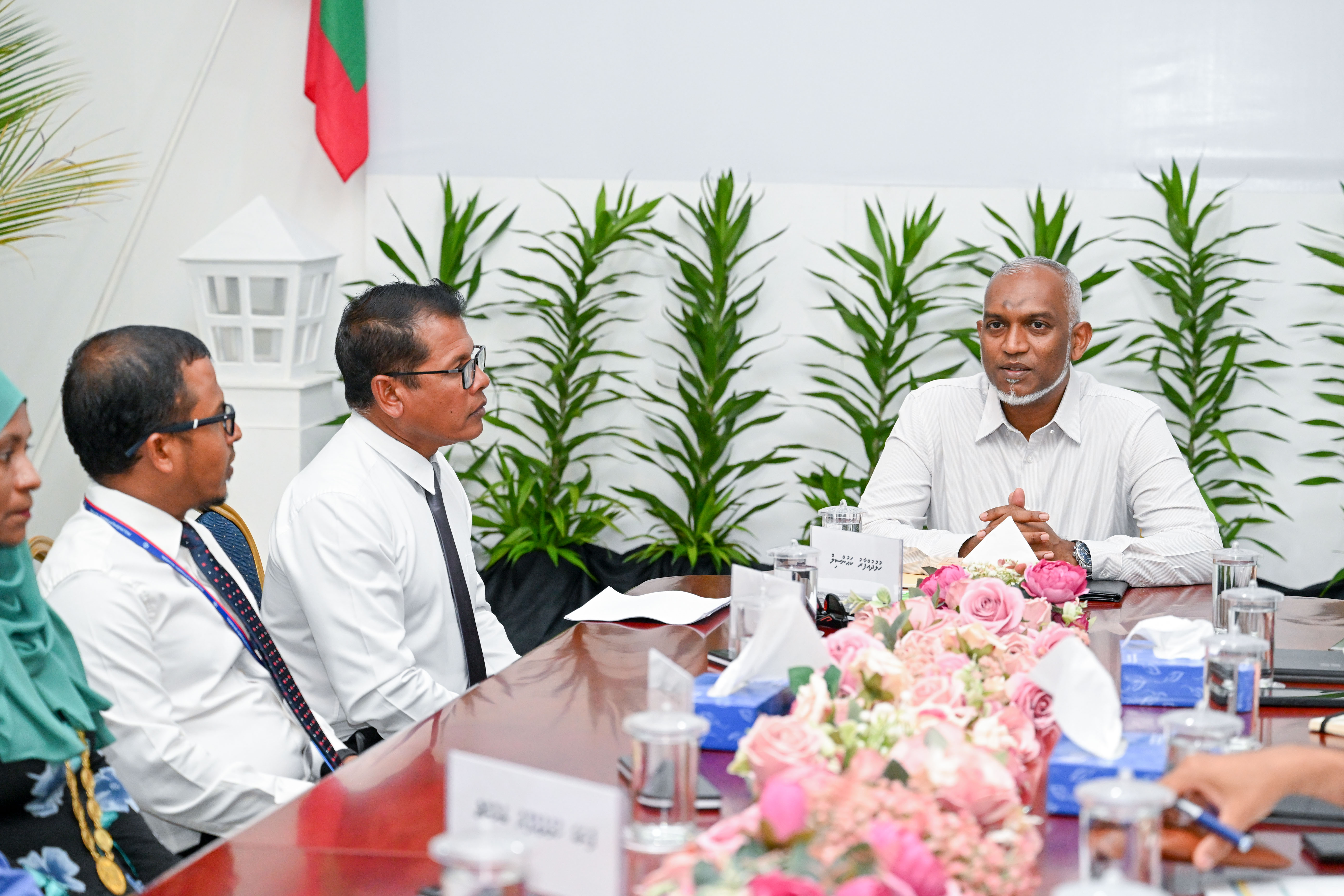 އިއާދަކުރަނިވި ހަކަތަ ބޭނުންކޮށްގެން ސަރުކާރު ސްކޫލް ތައް އަންނަ ސެޕްޓެމްބަރުގެ ނިޔަލަށް އޭސީކޮށް ނިންމާނެ ކަމަށް ރައީސުލްޖުމްހޫރިއްޔާ ވިދާޅުވެއްޖެ